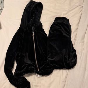Black velvet sweat suit, set